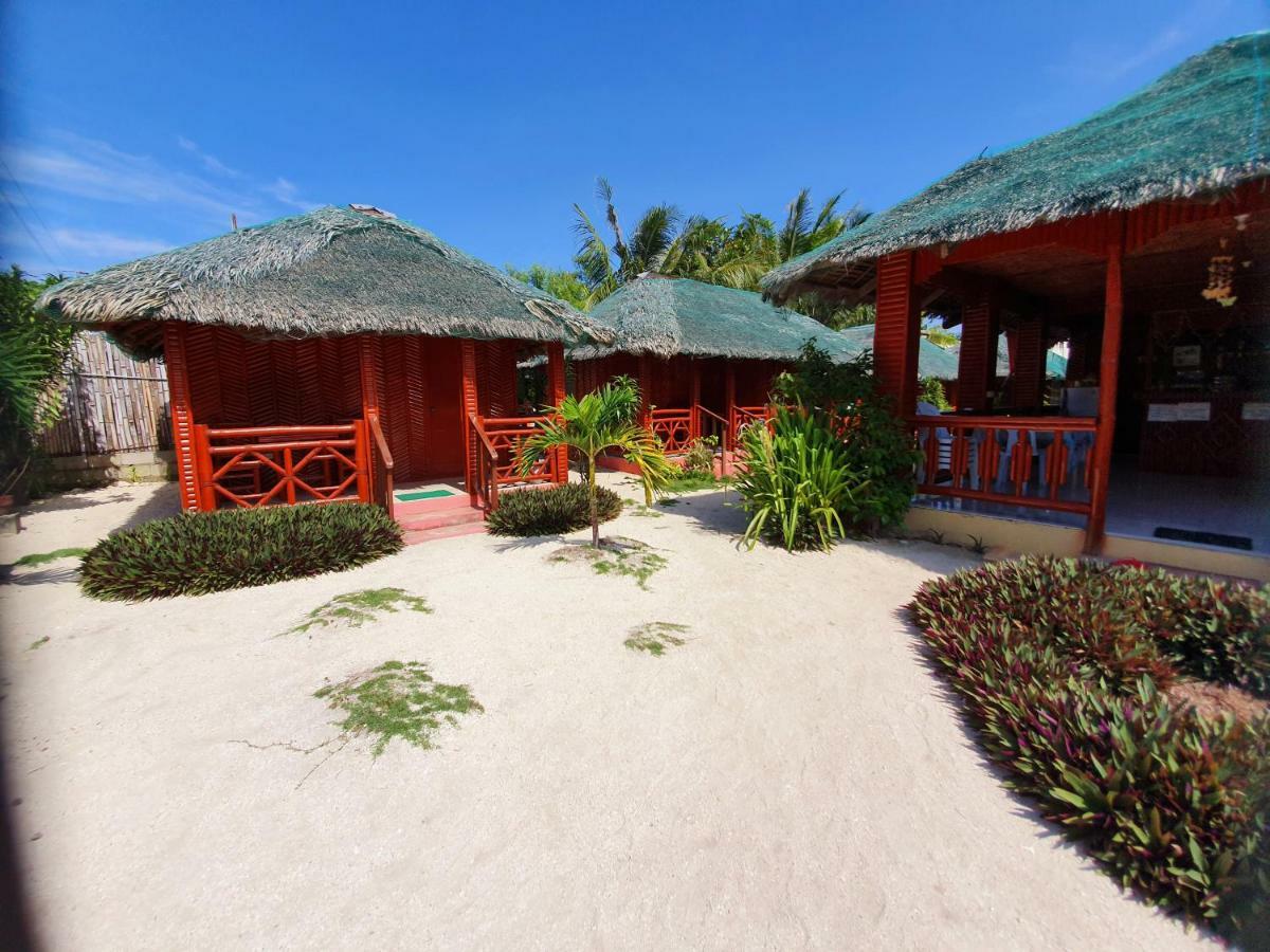 Pareja Tourist Inn 로곤 외부 사진