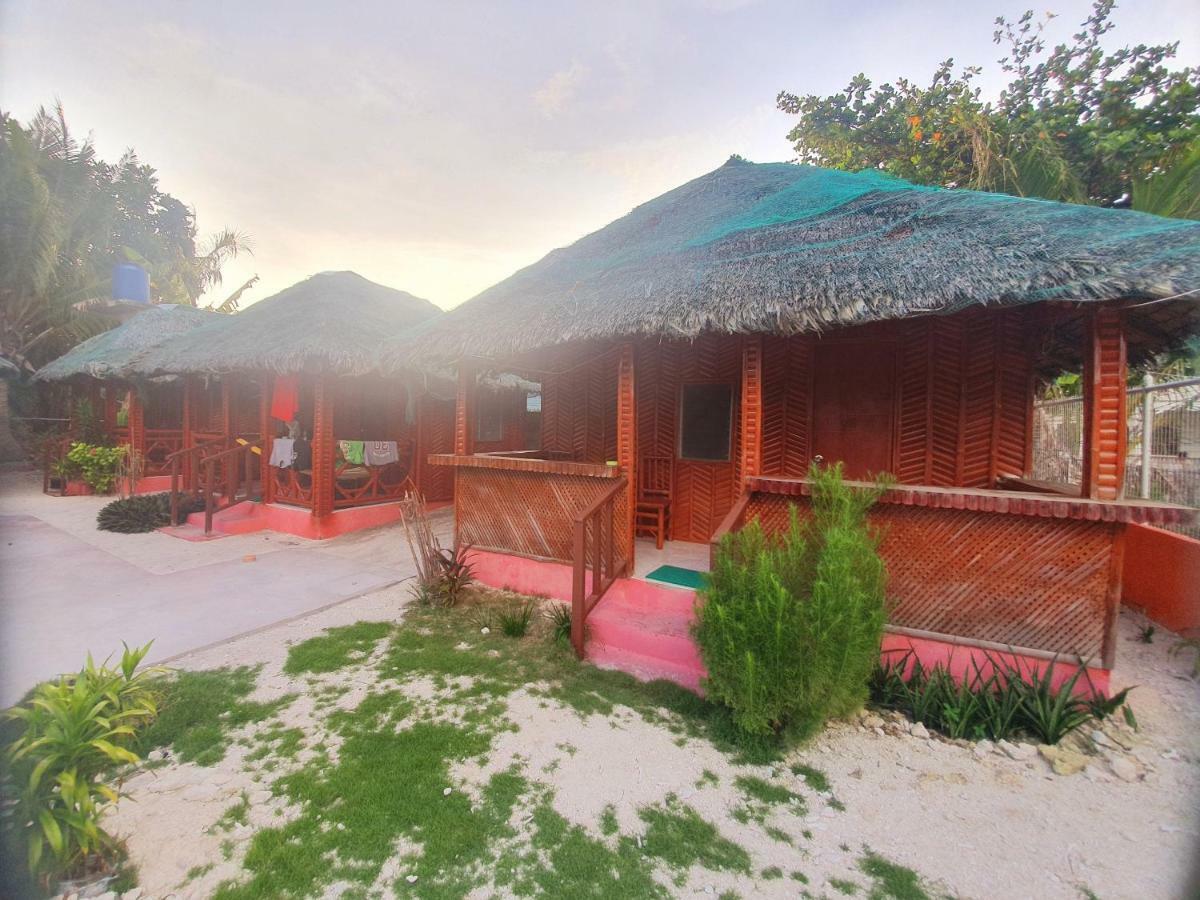 Pareja Tourist Inn 로곤 외부 사진